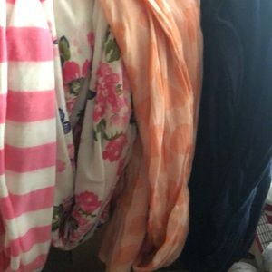 Scarfs